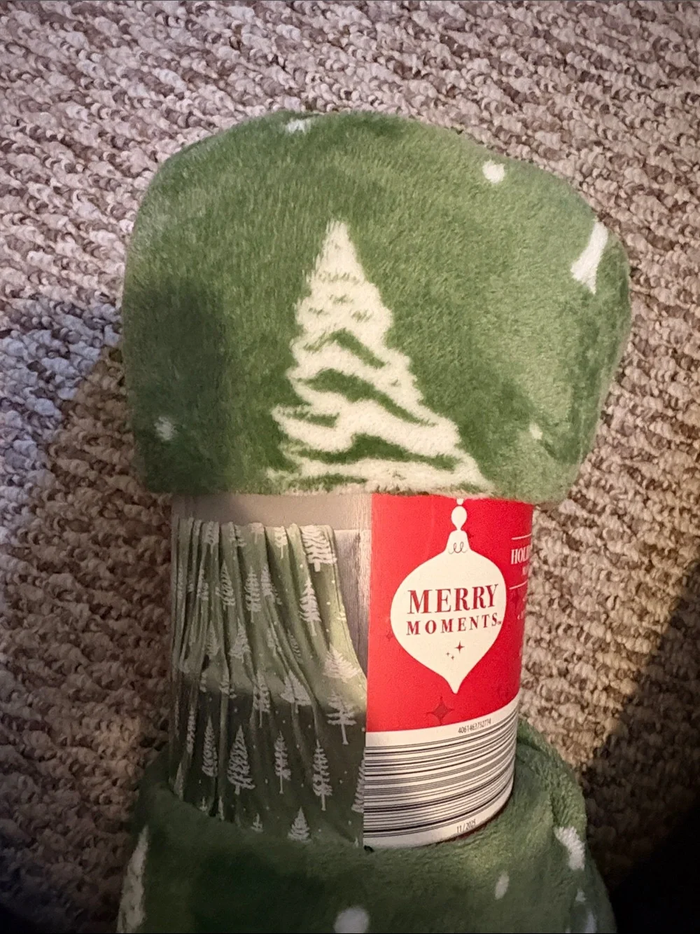 Green Holiday Plush Throw Blanket